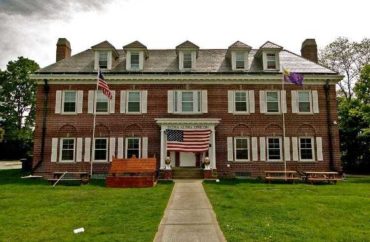 Sigma Alpha Epsilon NH Beta house